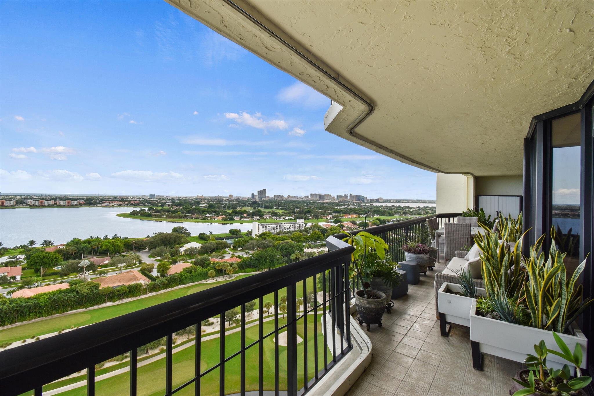 CONSULATE CONDO - Residential