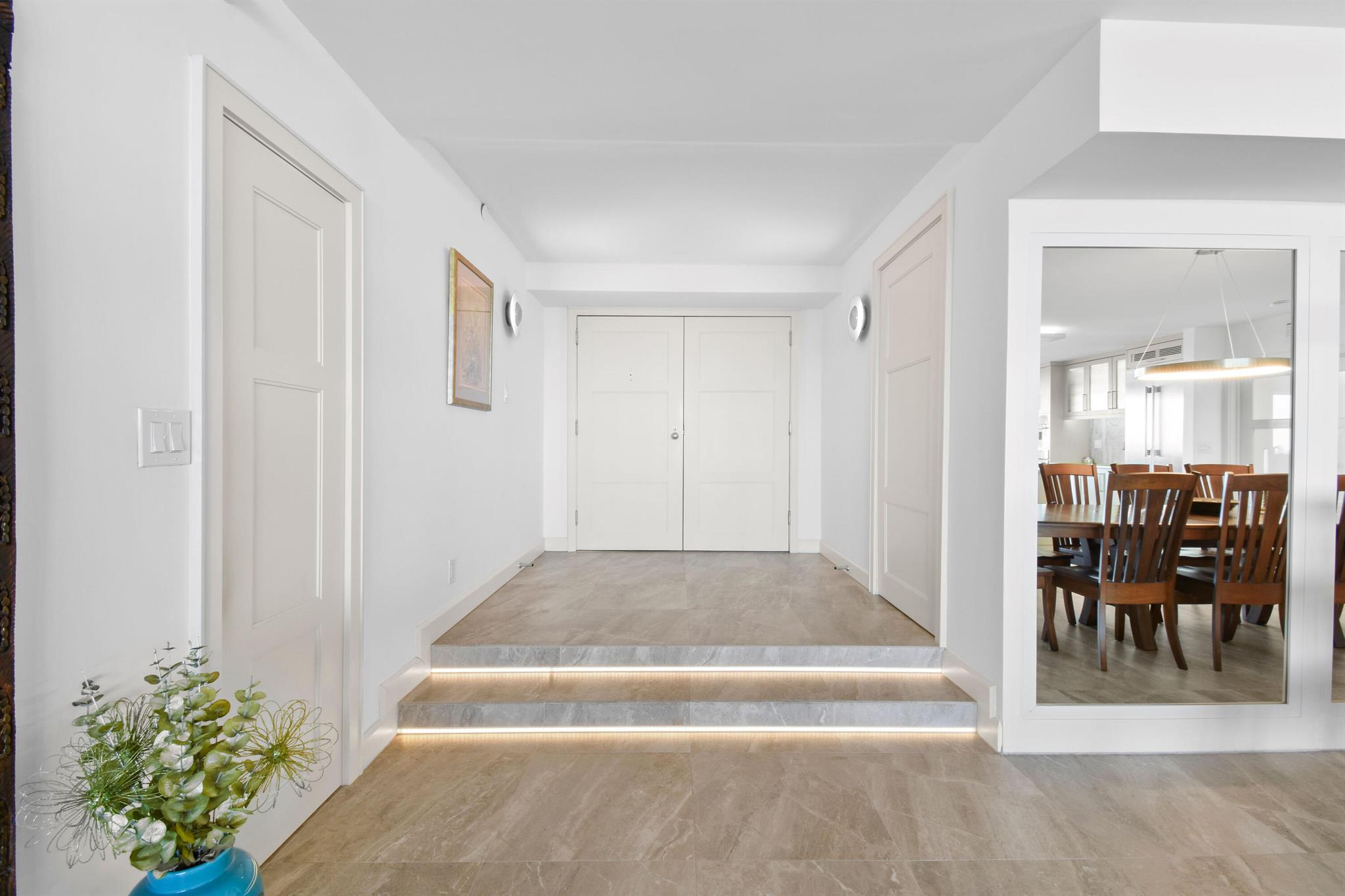 CONSULATE CONDO - Residential
