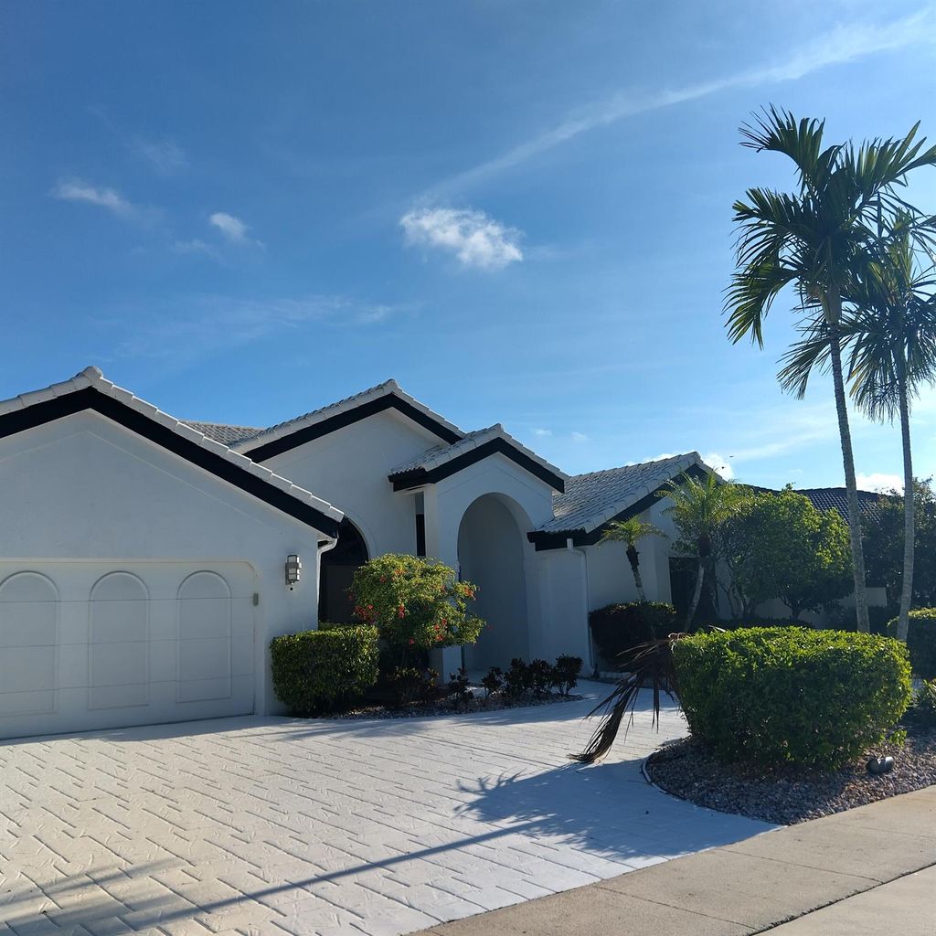 Photo of 10189 Silver Lake Drive, Boca Raton, FL 33428 (MLS # R11026711)