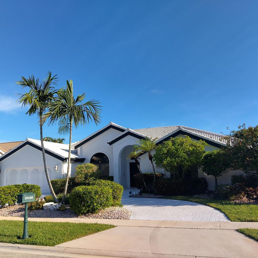 Photo of 10189 Silver Lake Drive, Boca Raton, FL 33428 (MLS # R11026711)