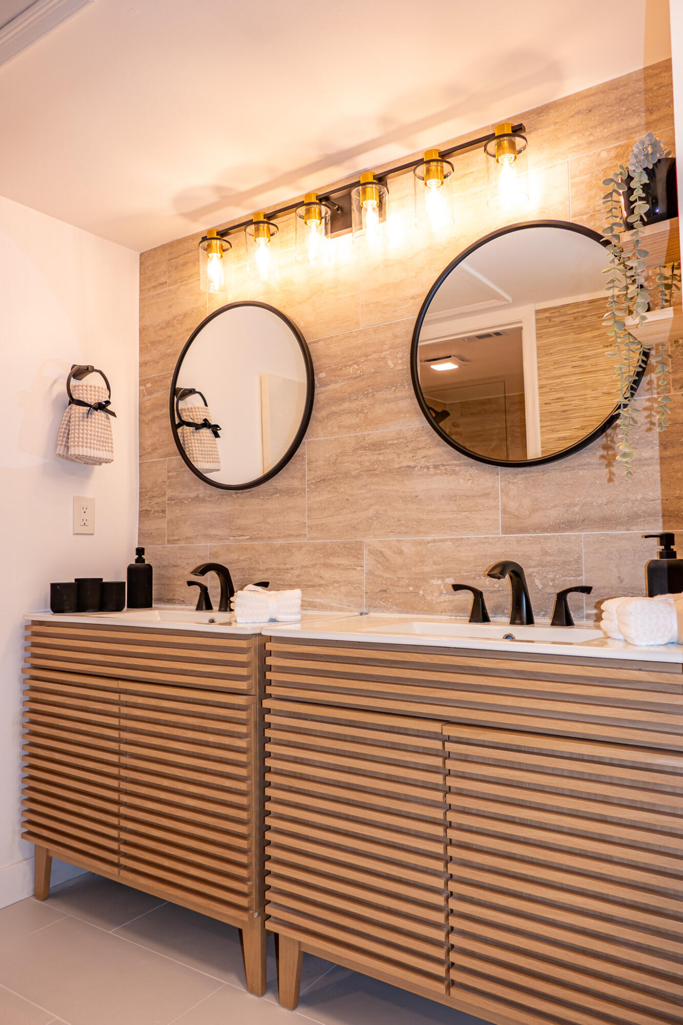 ST LUCIE CLUB AND APARTMENT HOMES CONDO - Residential