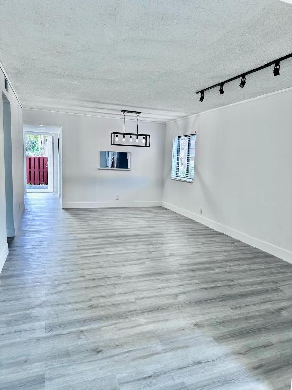 ROYALE GARDENS CONDO - Residential