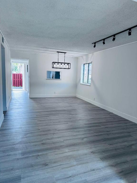 ROYALE GARDENS CONDO - Residential