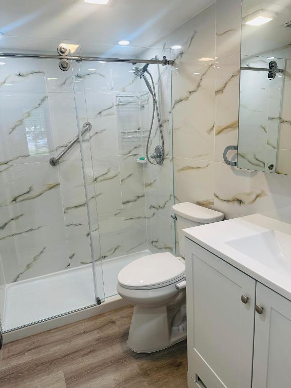 ROYALE GARDENS CONDO - Residential