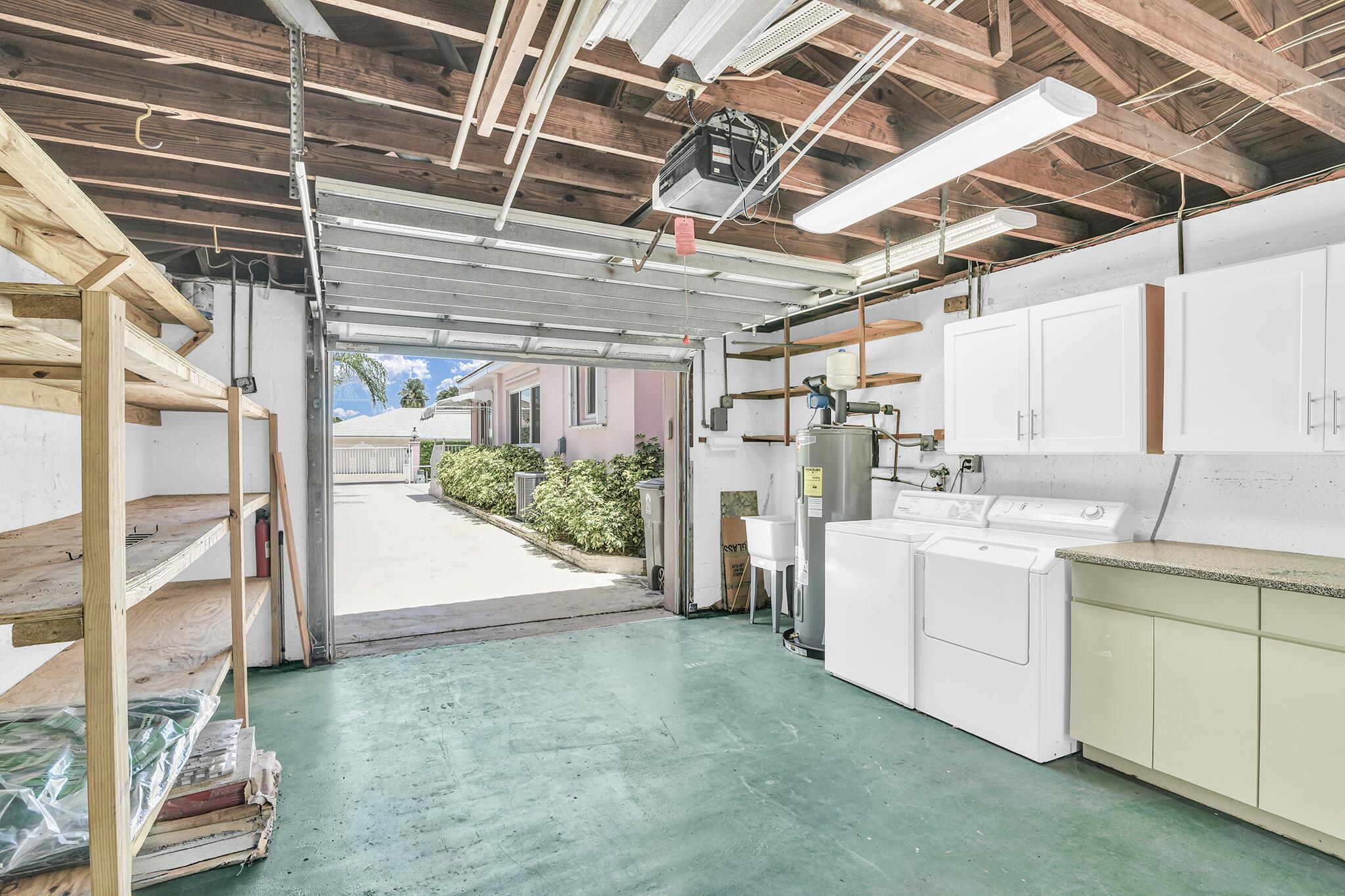 TRADE WINDS ESTATES FIRST ADD - Residential
