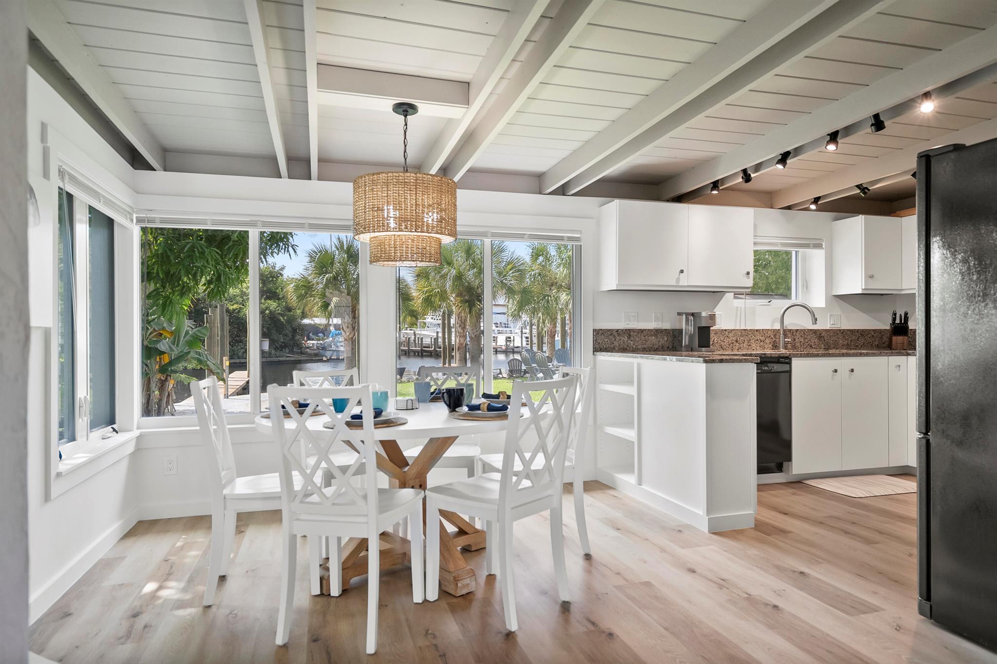 PORT SALERNO - Residential Lease