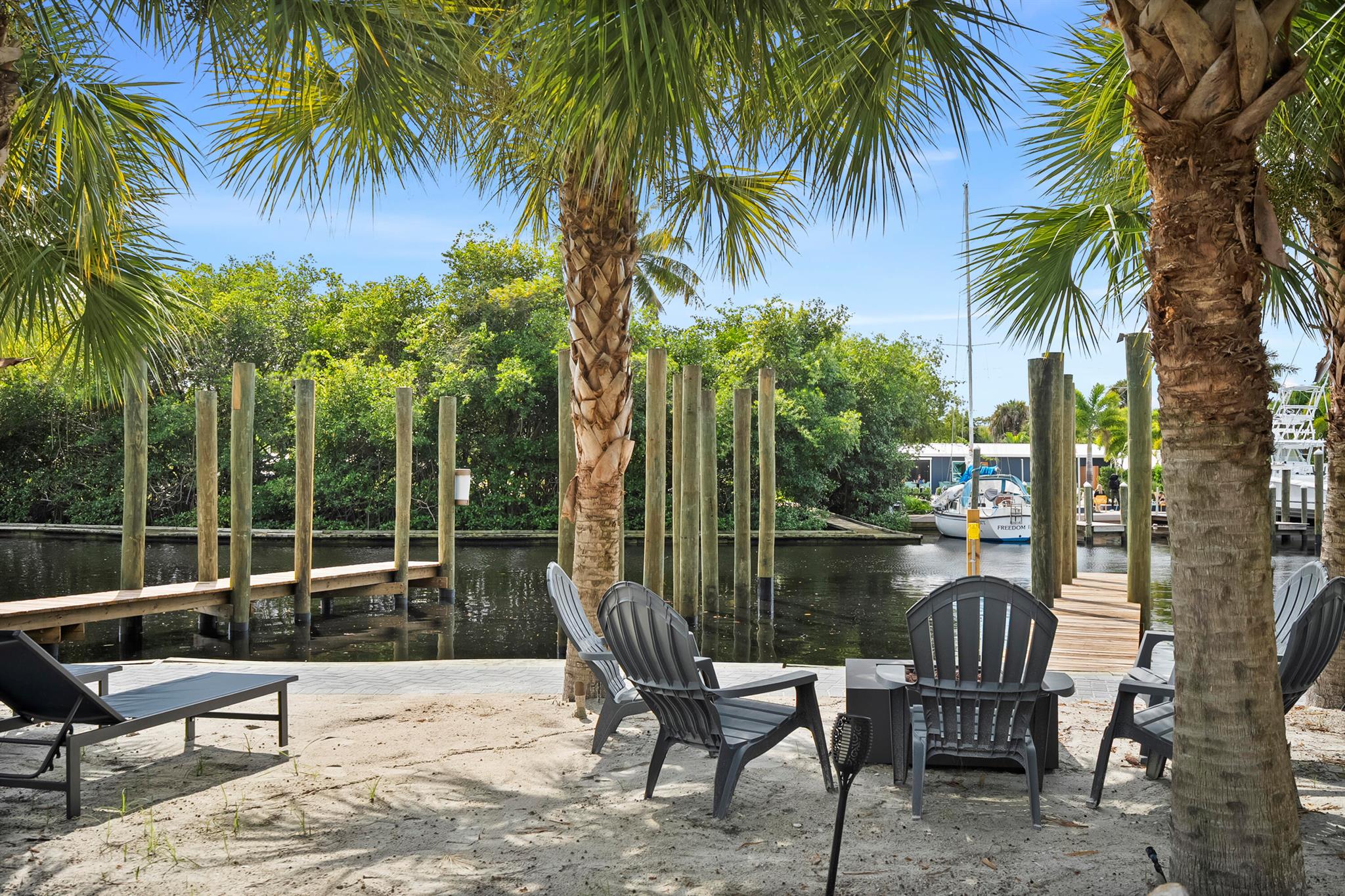 PORT SALERNO - Residential Lease