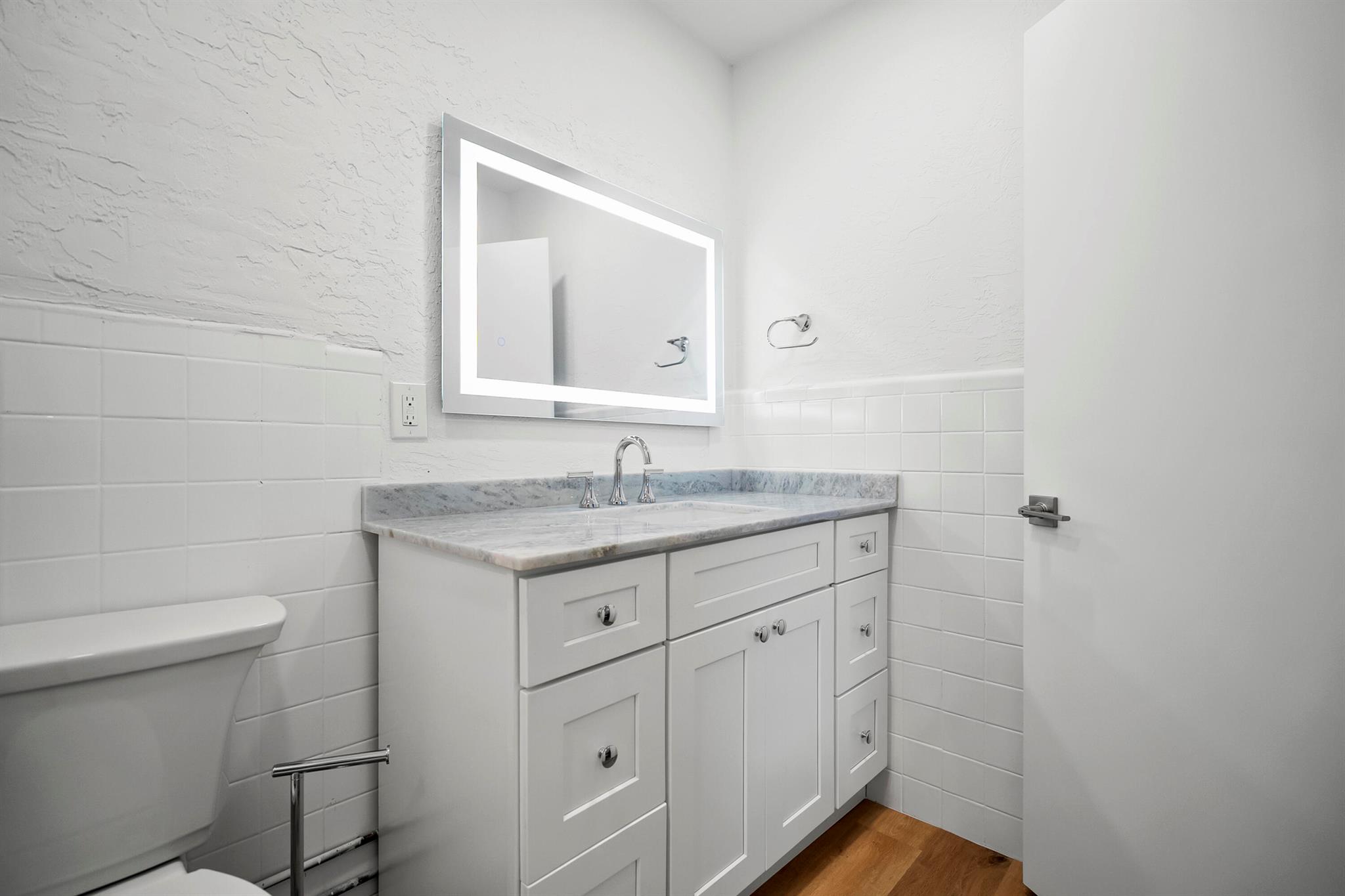 PORT SALERNO - Residential Lease