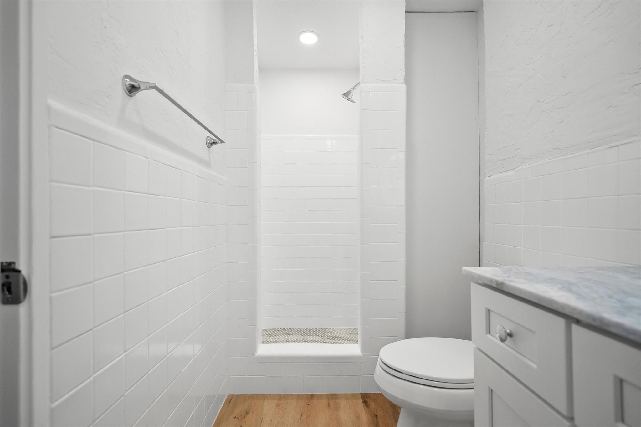 PORT SALERNO - Residential Lease