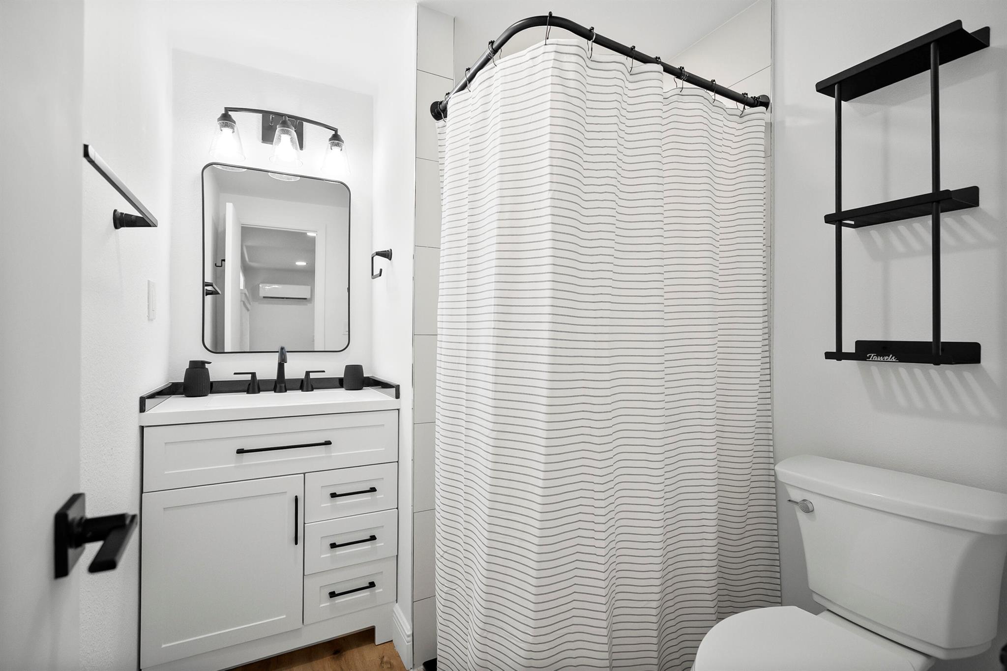 PORT SALERNO - Residential Lease