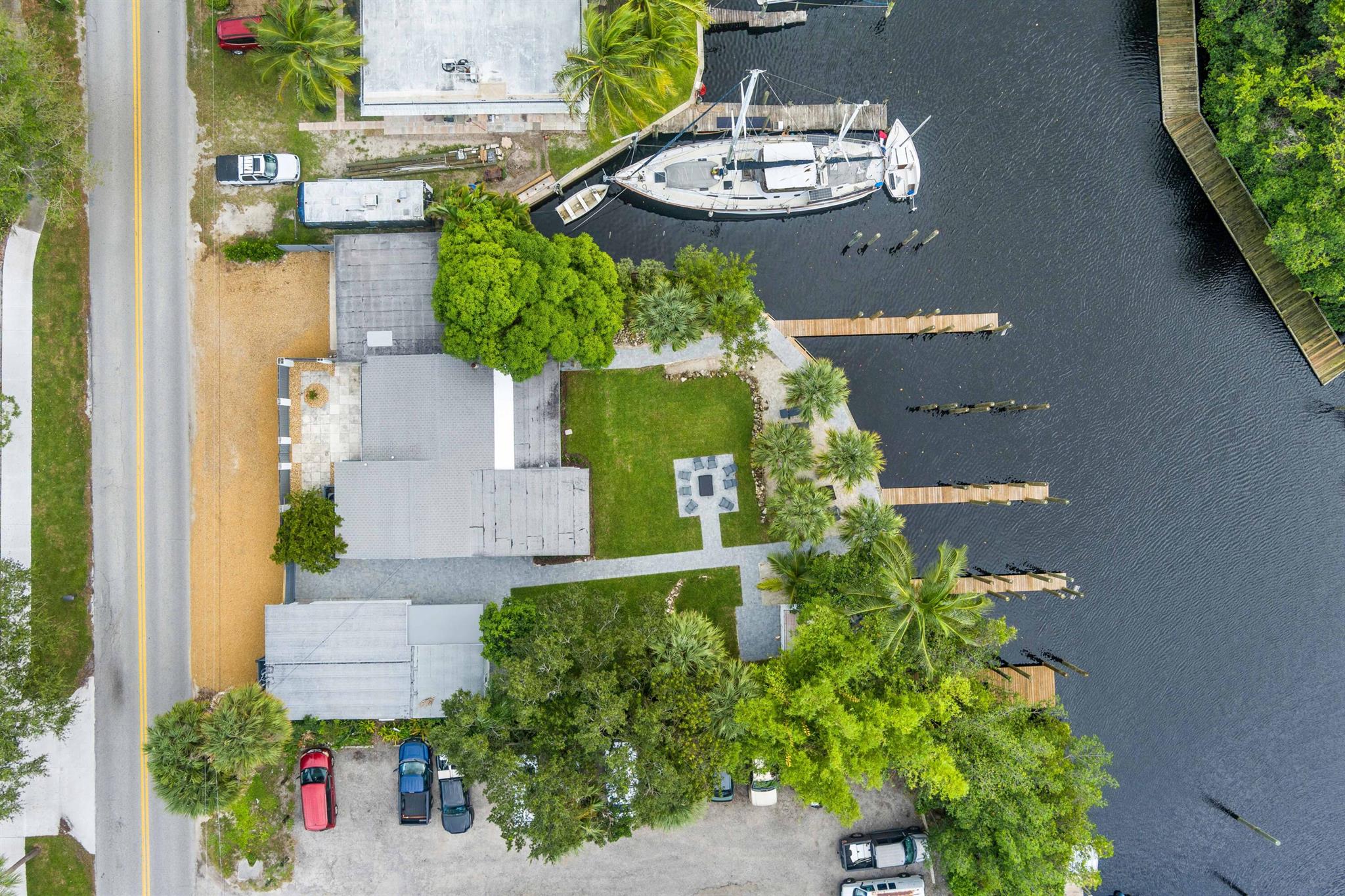 PORT SALERNO - Residential Lease