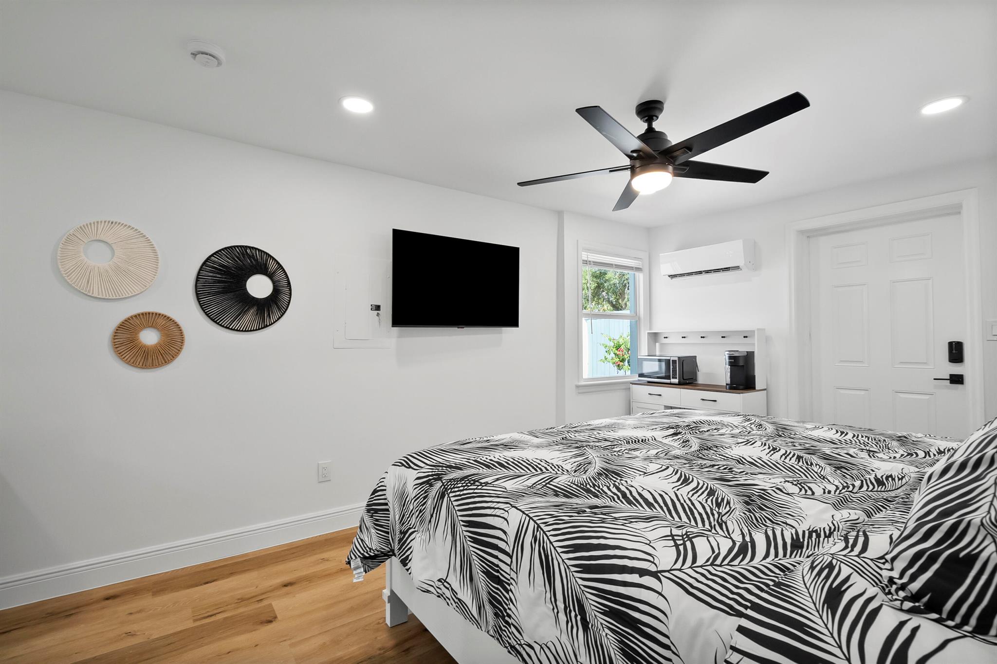 PORT SALERNO - Residential Lease