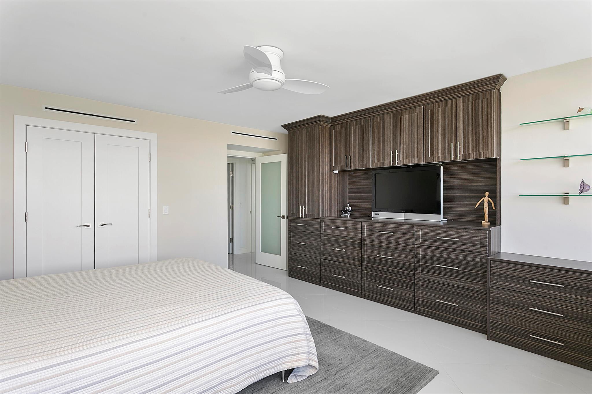 OCEAN TOWERS CONDO - Residential