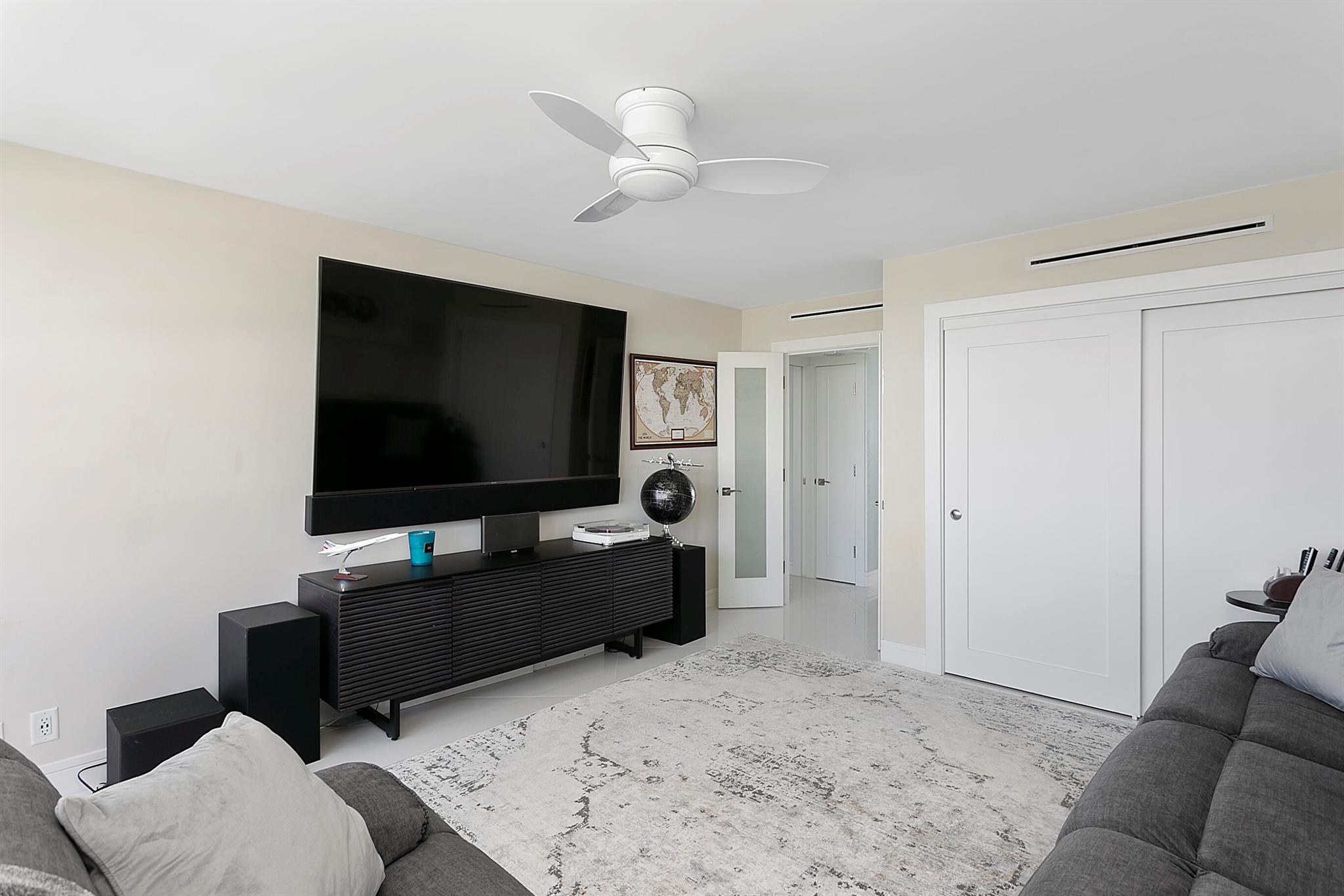 OCEAN TOWERS CONDO - Residential