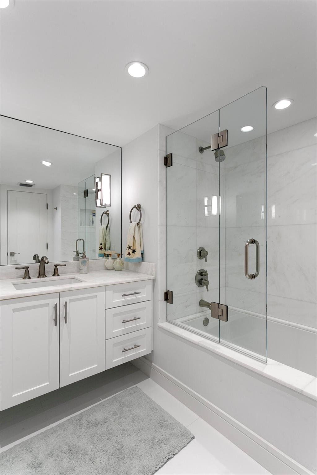 OCEAN TOWERS CONDO - Residential