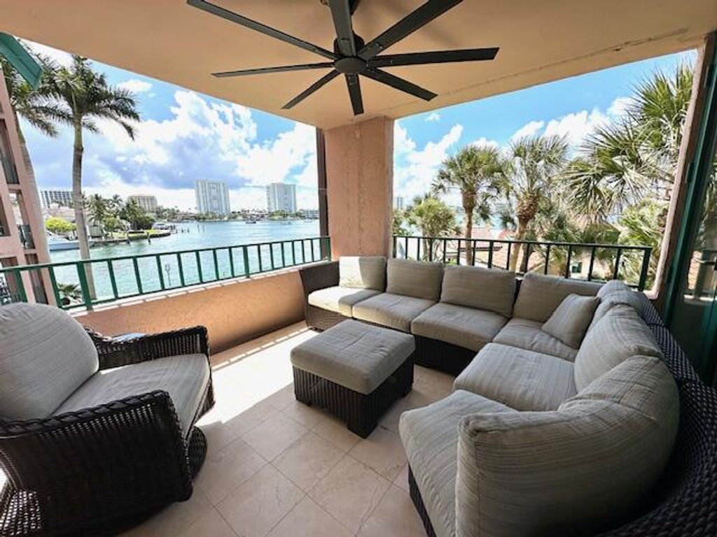 Photo of 140 SE 5th Avenue #350, Boca Raton, FL 33432 (MLS # R11098027)