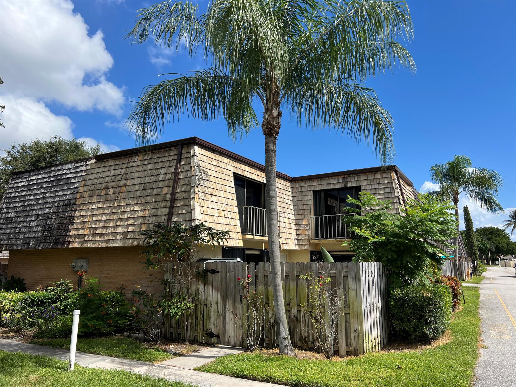 345 Lake Arbor Drive 345