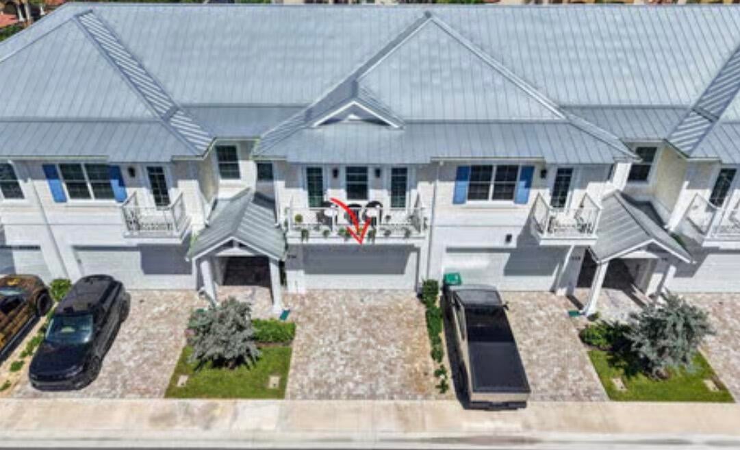 114 ROYAL PALM Circle