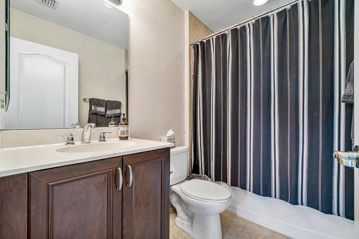 COLONY RESERVE AT LAKE WORTH - Residential