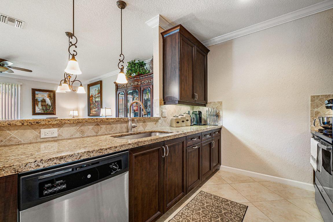 COLONY RESERVE AT LAKE WORTH - Residential