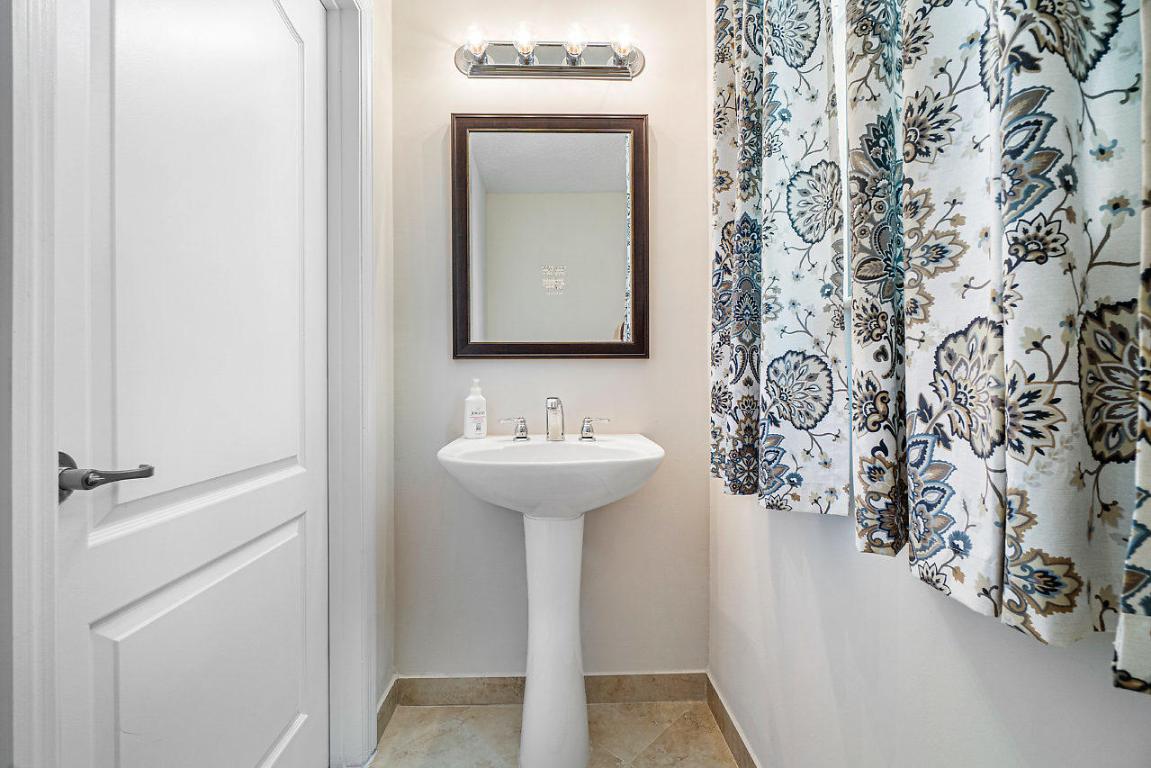 COLONY RESERVE AT LAKE WORTH - Residential