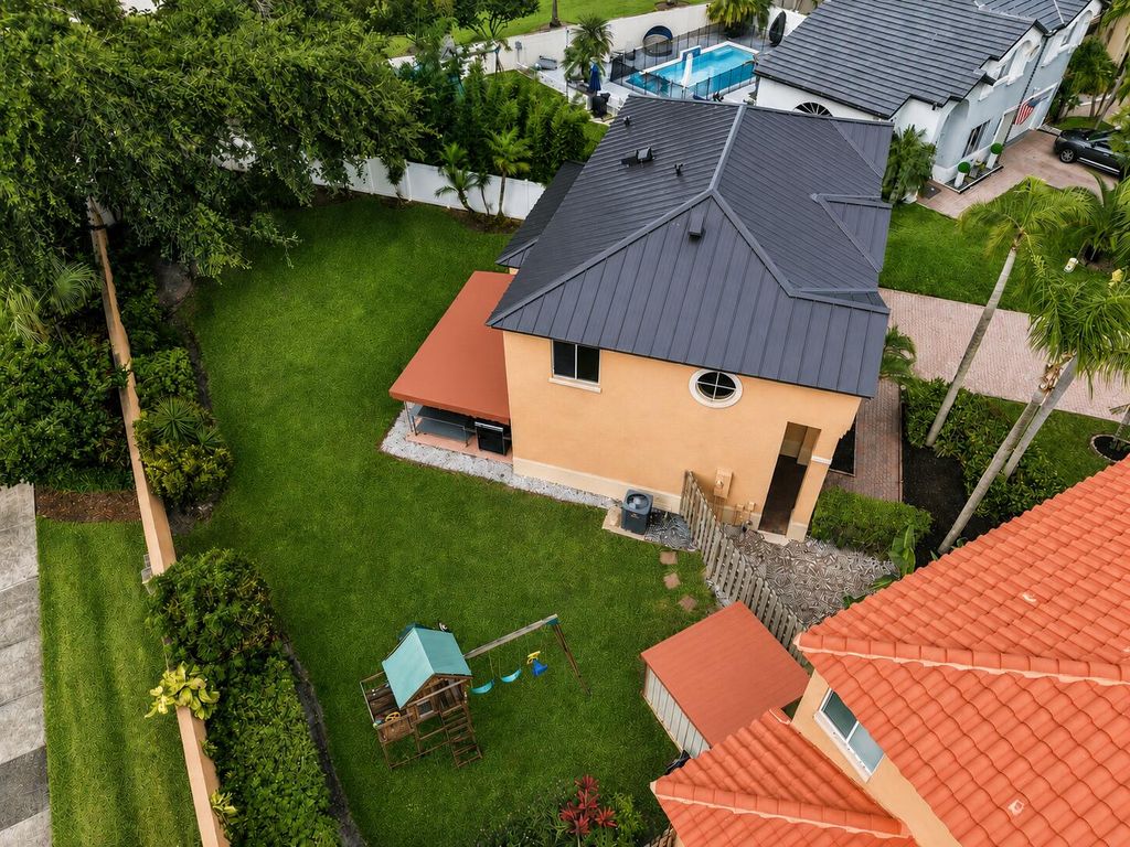 Photo of 2510 Rampart Way S, Hollywood, FL 33026 (MLS # B26034456)
