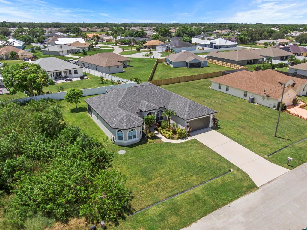 Photo of 5804 NW North Dooley Circle, Port Saint Lucie, FL 34986 (MLS # R11118662)