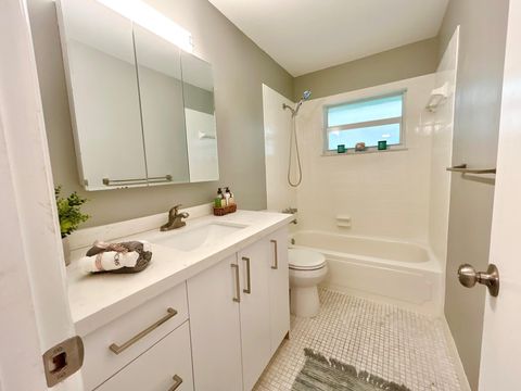 Tiny photo for 617 Laconia Circle #B, Lake Worth, FL 33467 (MLS # B26020124)