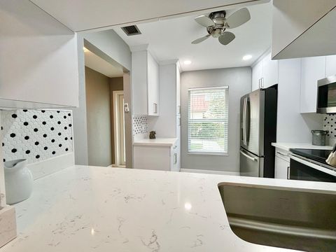 Tiny photo for 617 Laconia Circle #B, Lake Worth, FL 33467 (MLS # B26020124)
