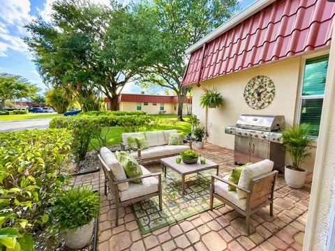 Tiny photo for 617 Laconia Circle #B, Lake Worth, FL 33467 (MLS # B26020124)