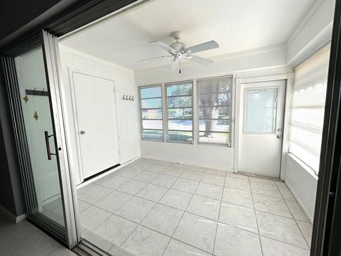 Tiny photo for 617 Laconia Circle #B, Lake Worth, FL 33467 (MLS # B26020124)