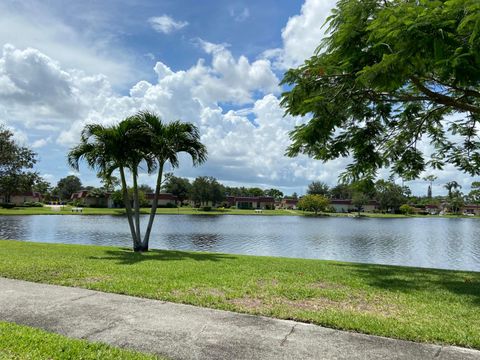 Tiny photo for 617 Laconia Circle #B, Lake Worth, FL 33467 (MLS # B26020124)