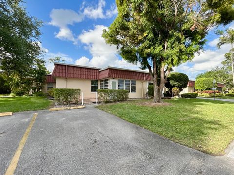 Tiny photo for 617 Laconia Circle #B, Lake Worth, FL 33467 (MLS # B26020124)