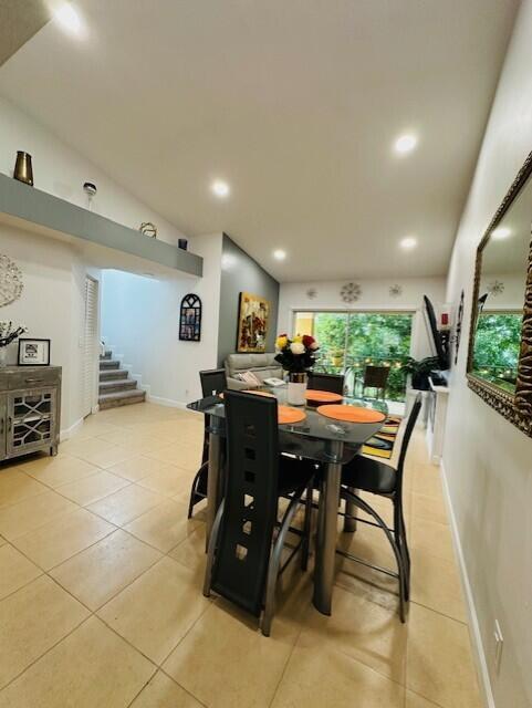 1040 Lake Shore Drive 202