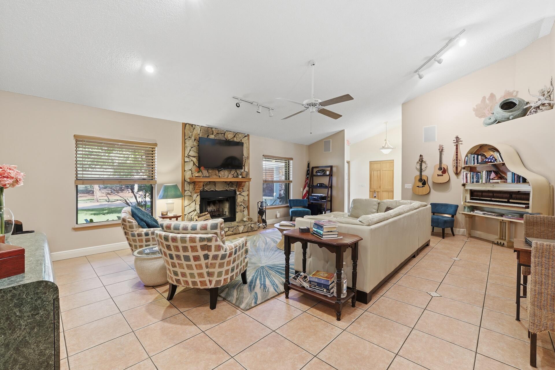 PALM BEACH FARMS CO PL - Residential