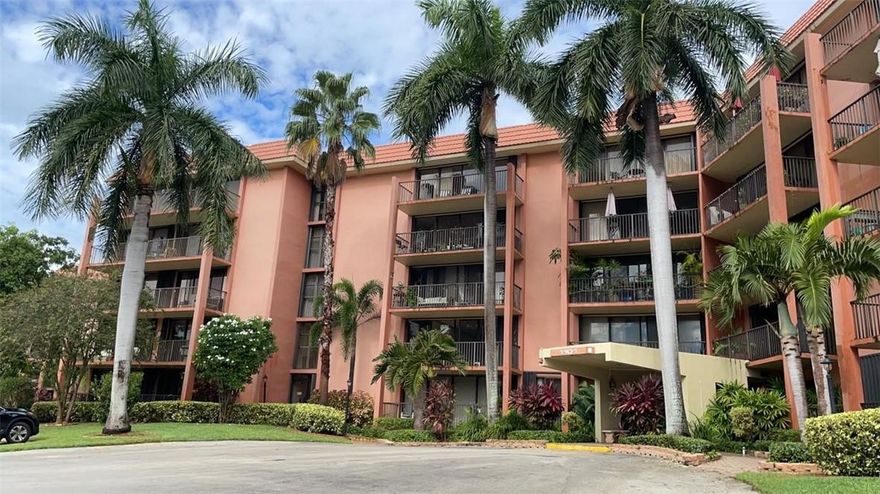 RECENTLY RENOVATED 2/2 FEATURING NEW KITCHEN, REFRIGERATOR, MICROWAVE, WITH MARBLE IN DINING AND LIVING ROOMS, BRAND NEW LAMINATED FLOORING IN THE BEDROOMS. NEW VANITIES, EXTRA STORAGE AVAILABLE IN FRONT OF LAUNDRY SERVICES. CLUB HOUSE, TENNIS COURT, POOLS, FITNESS AND WONDERFUL DOCKS VIEW, WHILE WALKING IN THIS GATED COMMUNITY.CLOSE TO THE I95, FORT LAUDERDALE AIPORT, LAS OLAS, BEACHES AND TONS OF RESTAURANTS AND CULTURAL ACTIVITIES IN THE AREA.