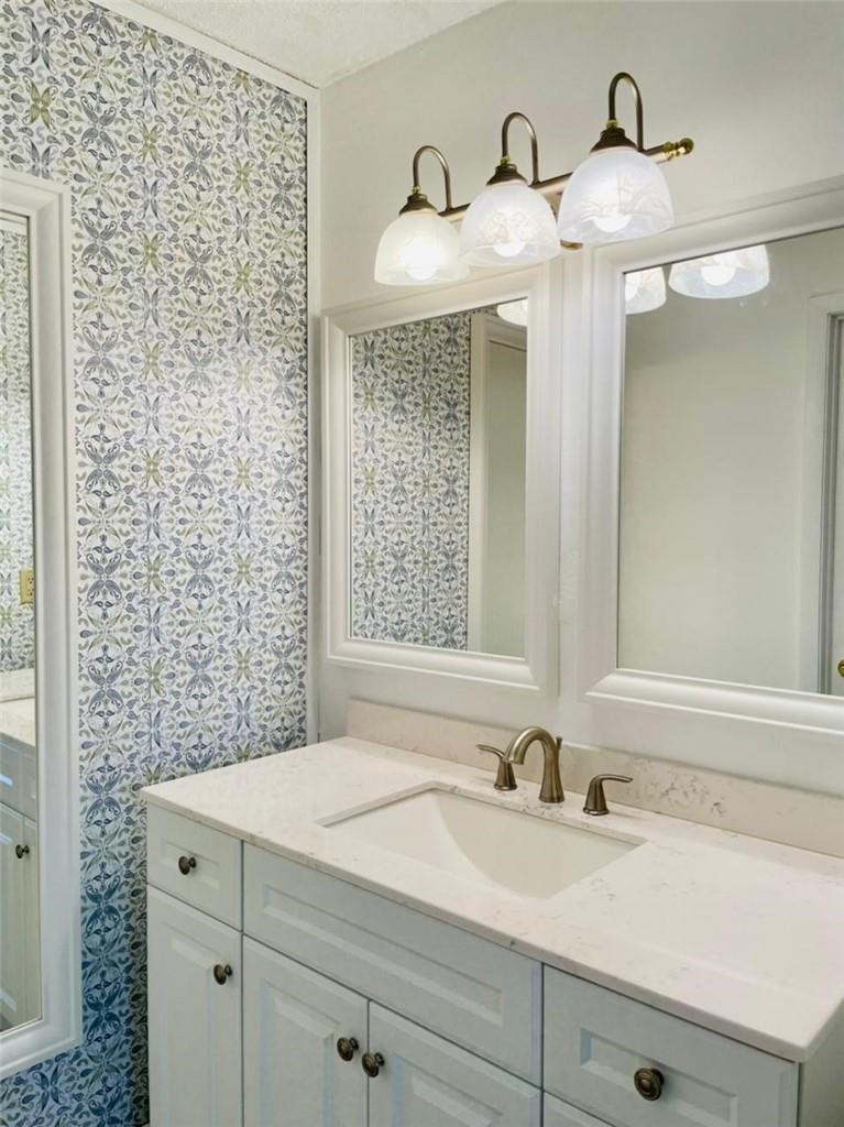 River Reach Condo III - Residential Lease