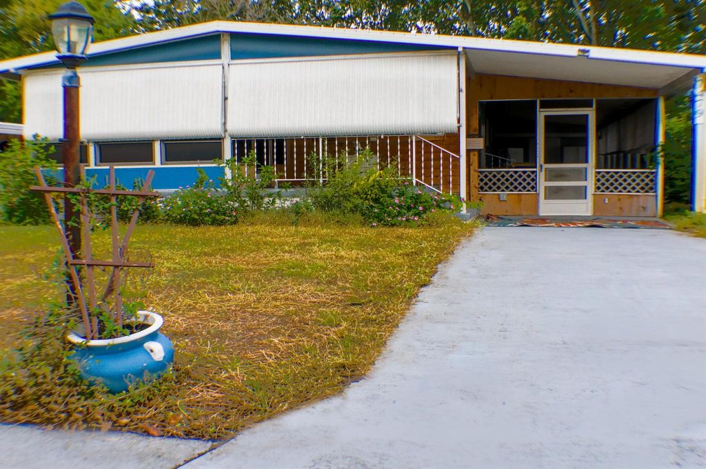 Photo of 7479 SE Eagle Avenue, Hobe Sound, FL 33455 (MLS # R11117040)