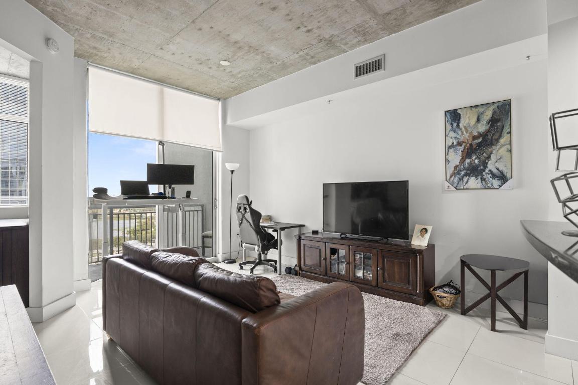 300 S Australian Avenue 1421