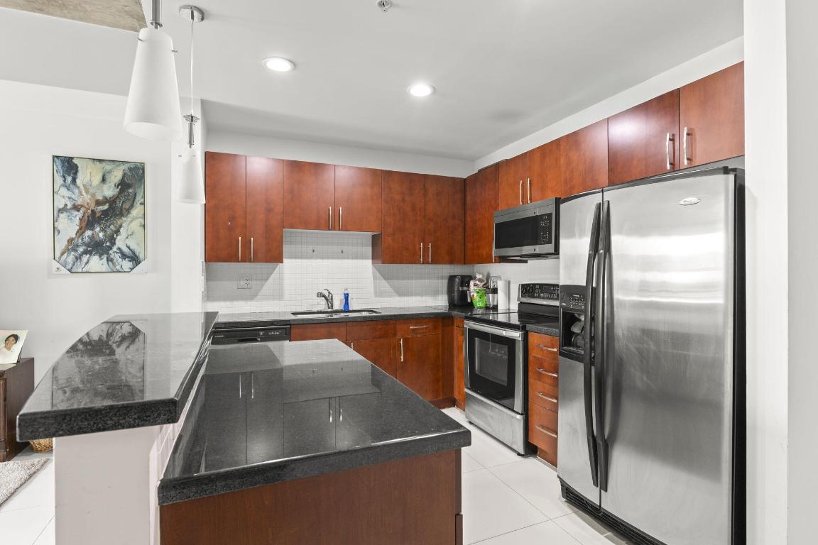 300 S Australian Avenue 1421