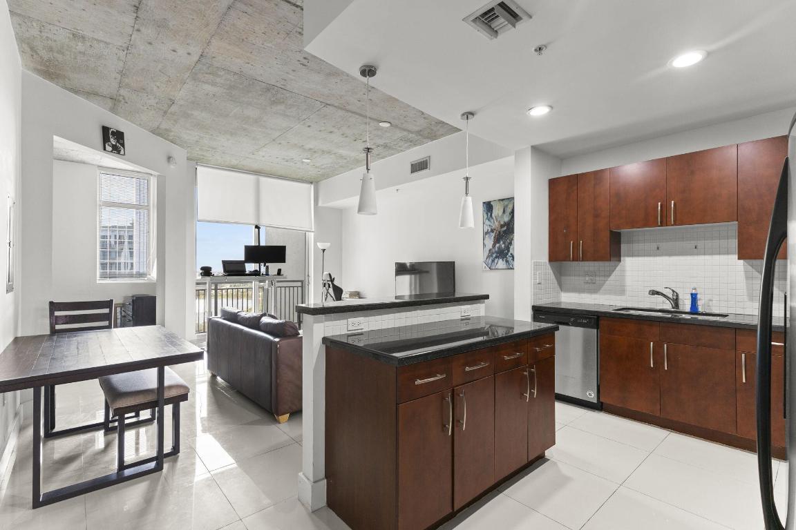 300 S Australian Avenue 1421