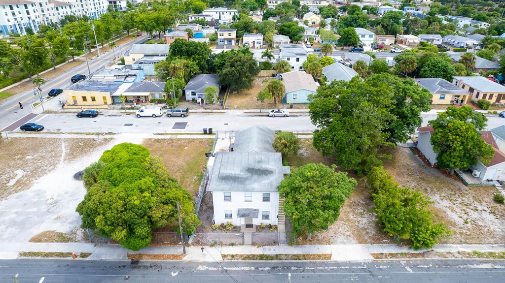 Photo of 1013 State Street, West Palm Beach, FL 33407 (MLS # R10859265)