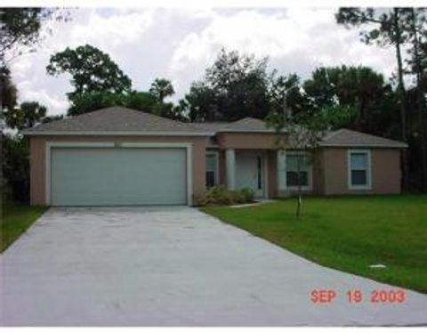 A home in Port Saint Lucie