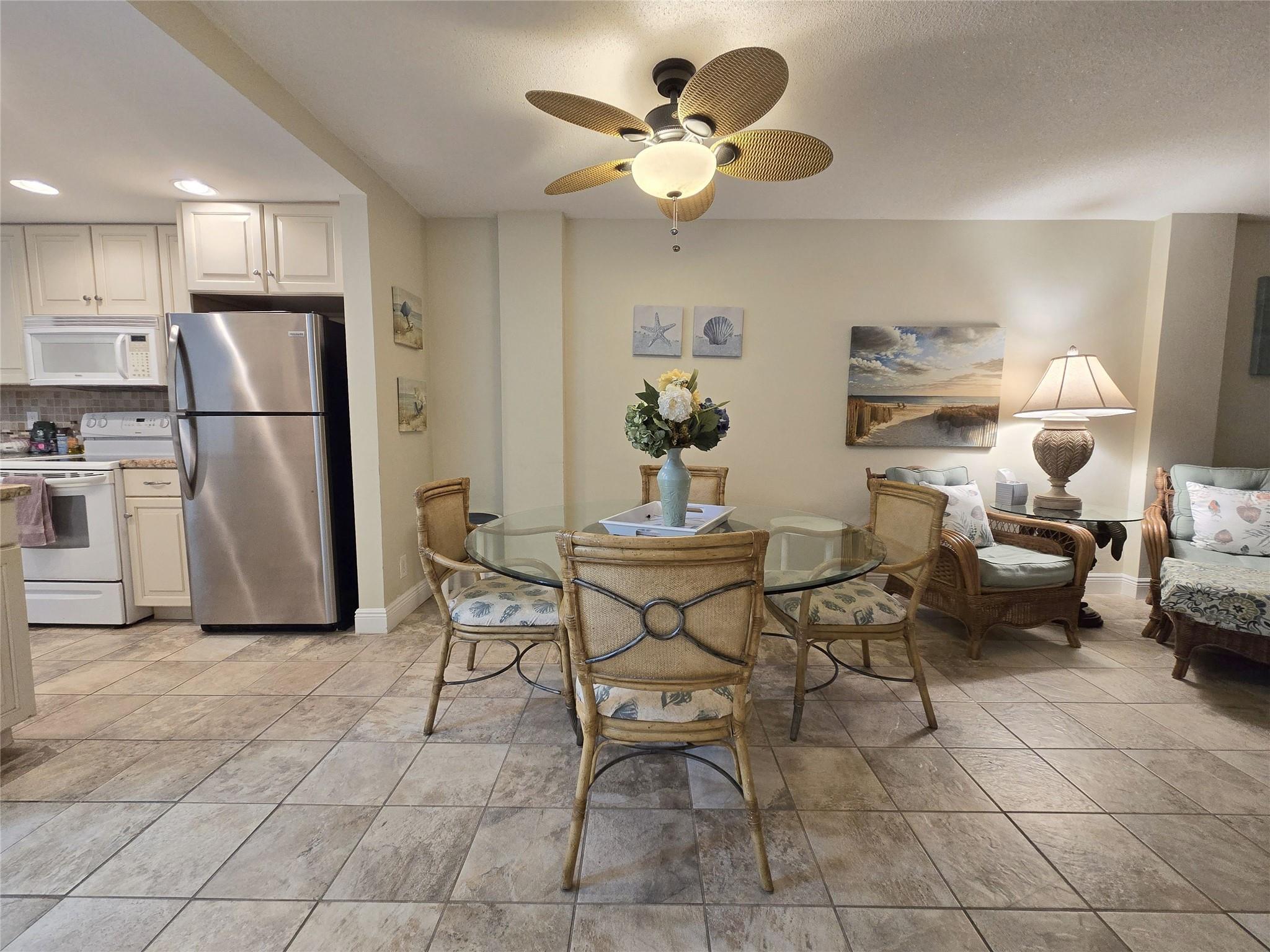 HILLSBORO COLONNADE CONDO - Residential Lease