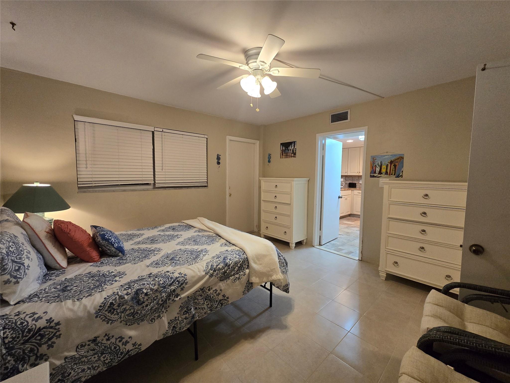 HILLSBORO COLONNADE CONDO - Residential Lease