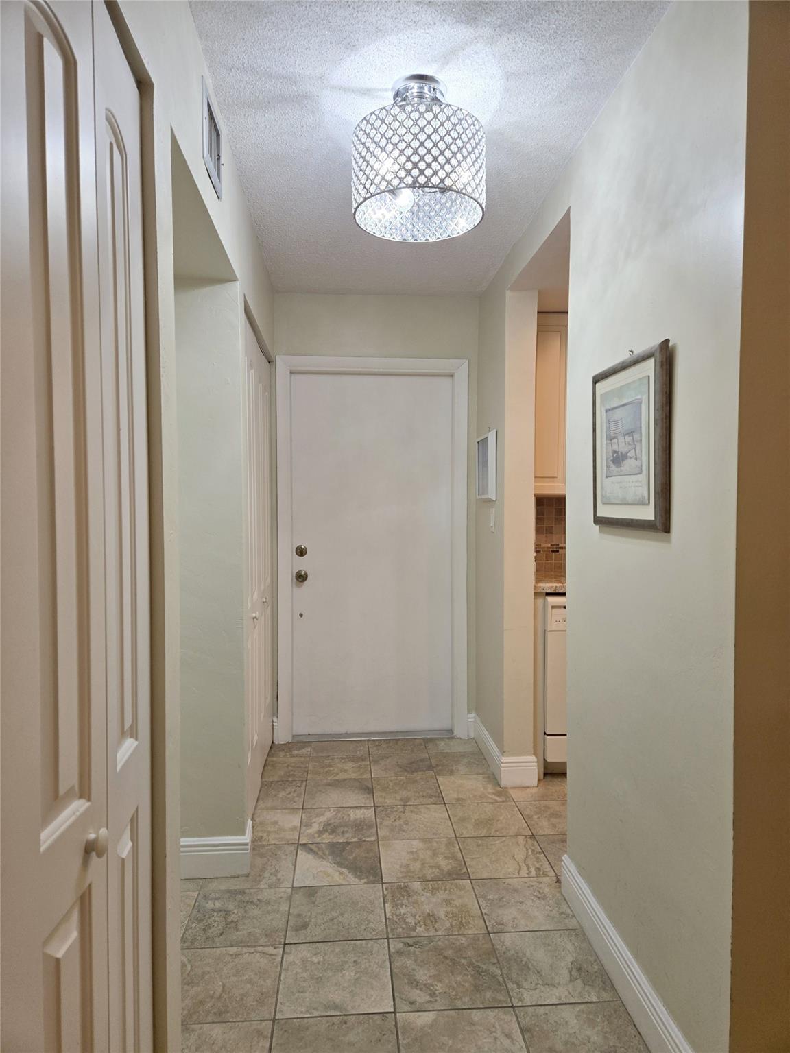 HILLSBORO COLONNADE CONDO - Residential Lease