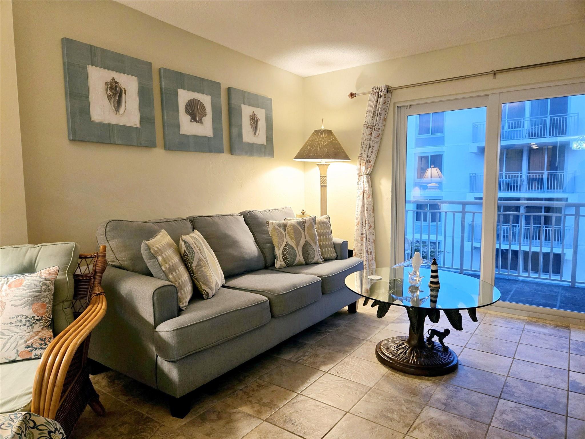 HILLSBORO COLONNADE CONDO - Residential Lease