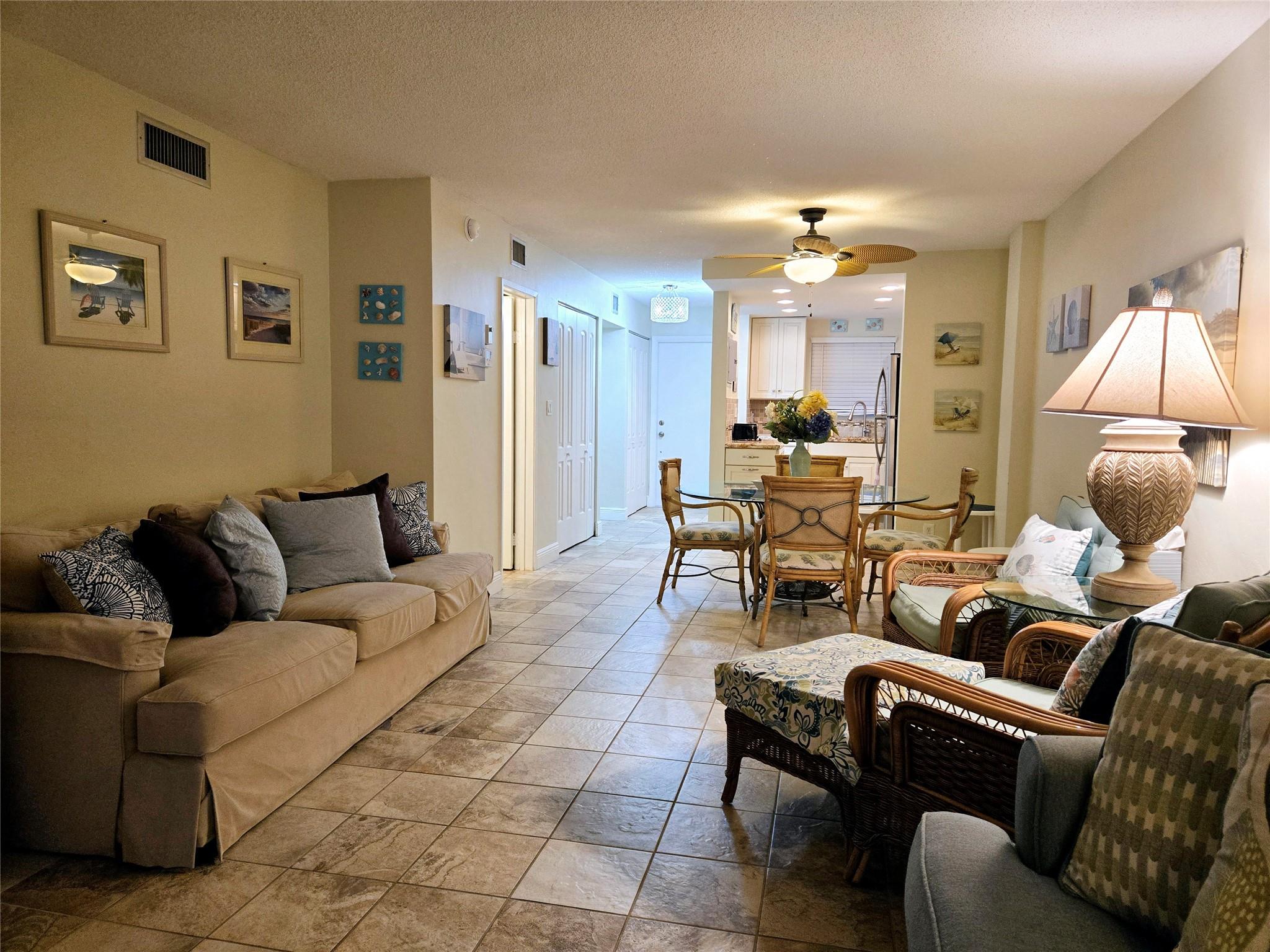 HILLSBORO COLONNADE CONDO - Residential Lease