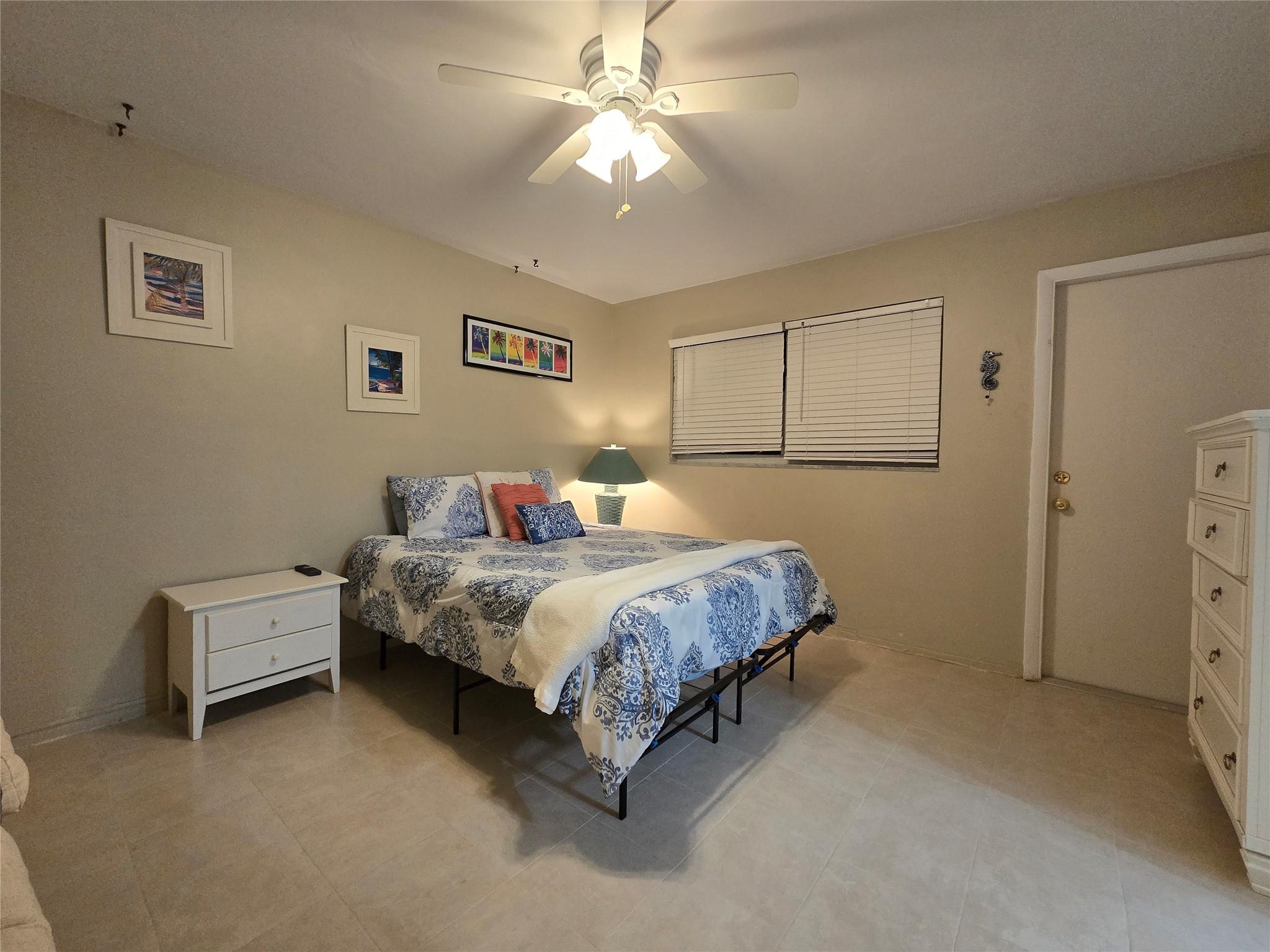 HILLSBORO COLONNADE CONDO - Residential Lease