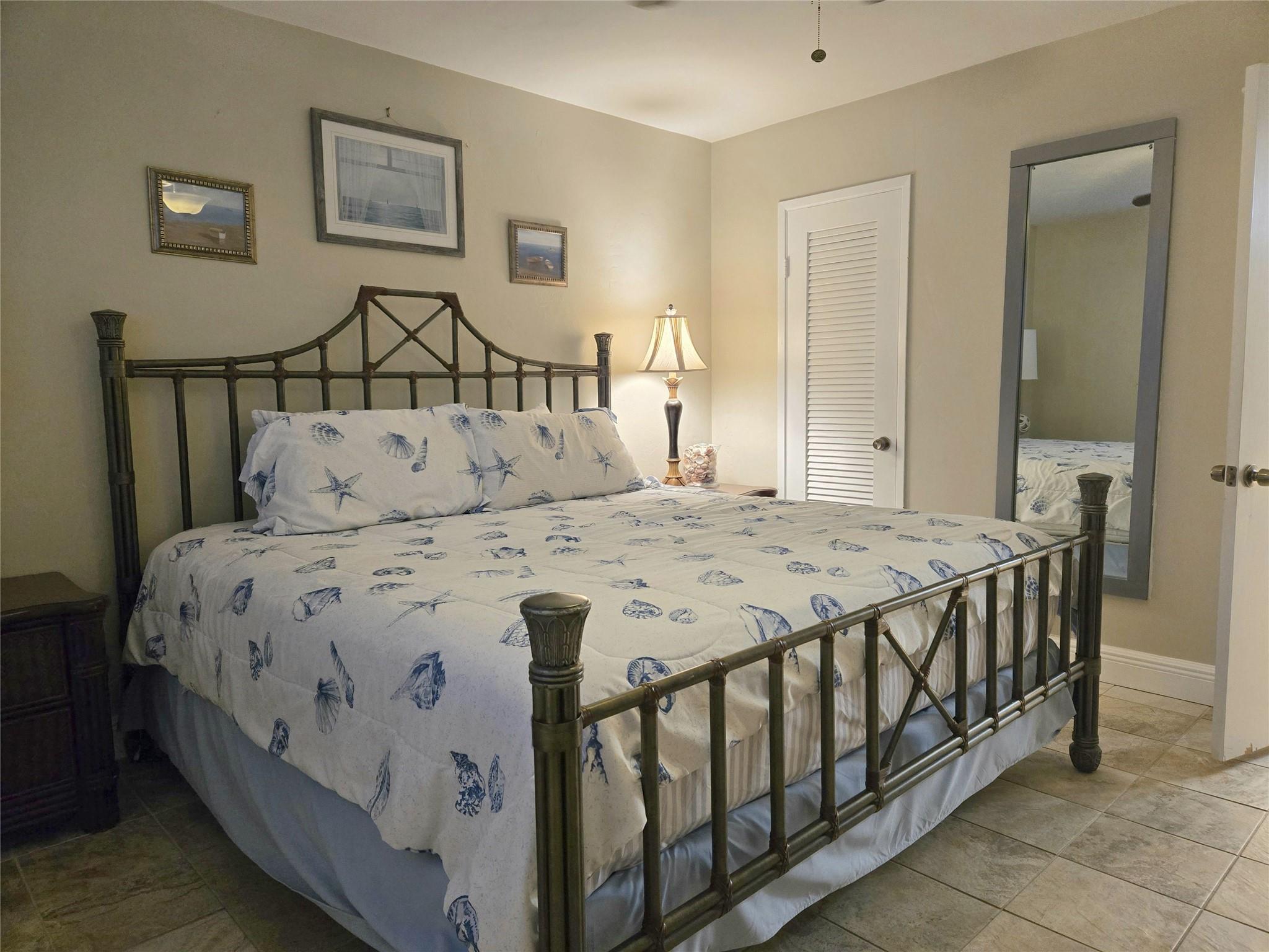 HILLSBORO COLONNADE CONDO - Residential Lease